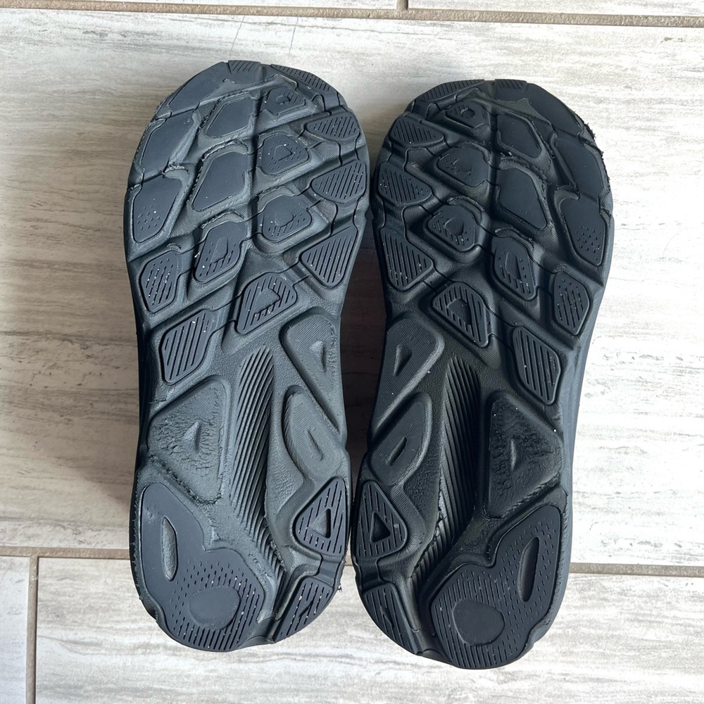 Hoka Clifton 9 - size 8.5 - Picture 6 of 6